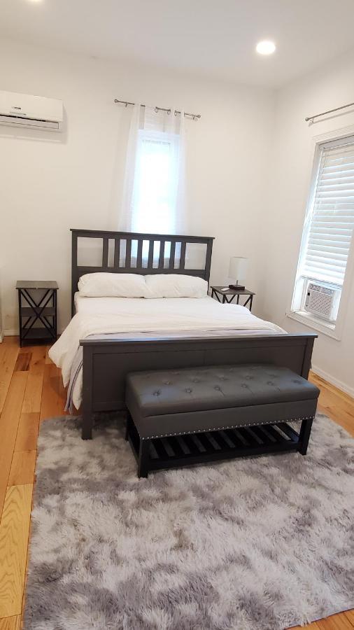 Gorgeous Victorian House!! Entire Suite In Sam'S Home New York Bagian luar foto