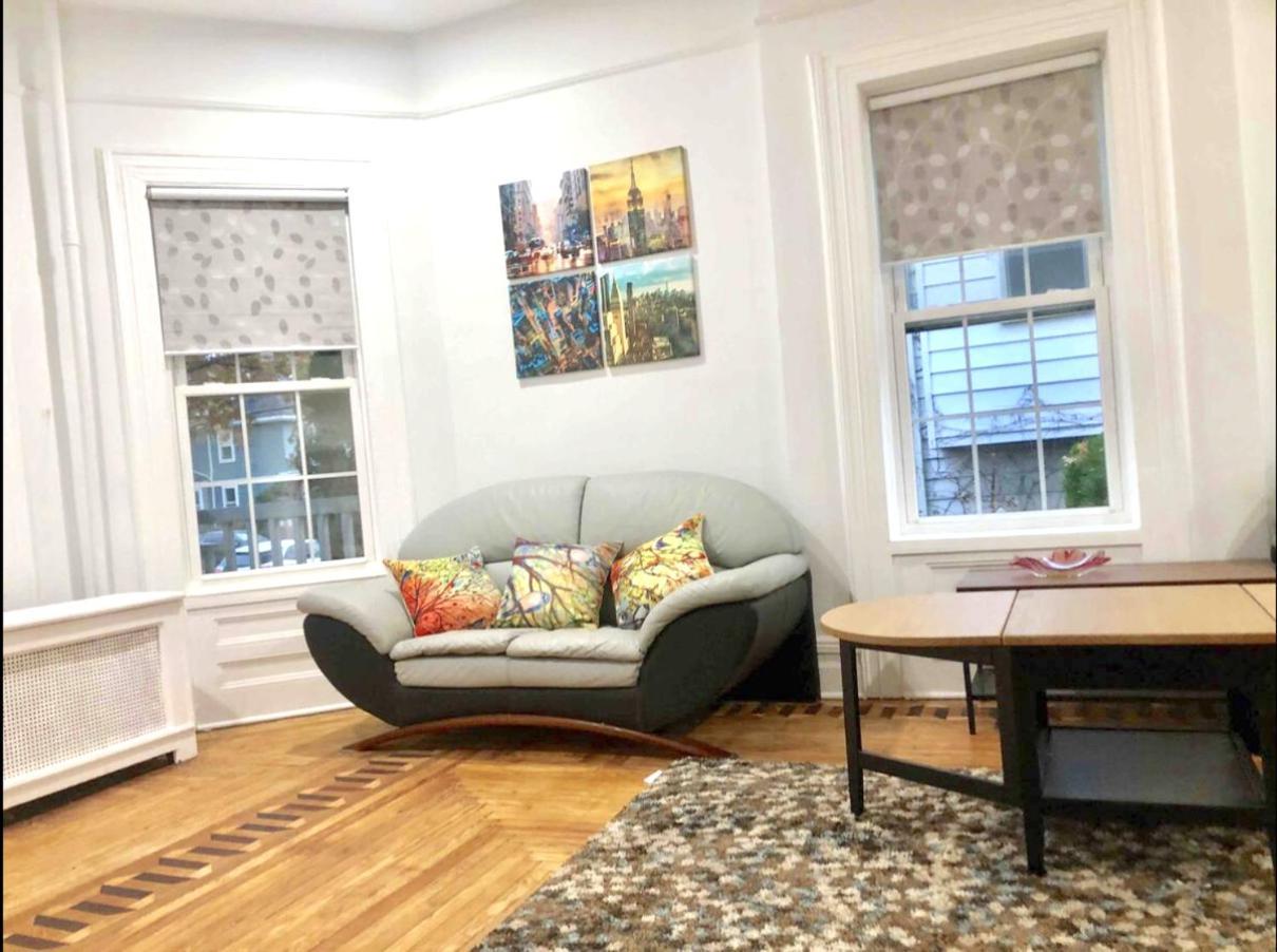 Gorgeous Victorian House!! Entire Suite In Sam'S Home New York Bagian luar foto