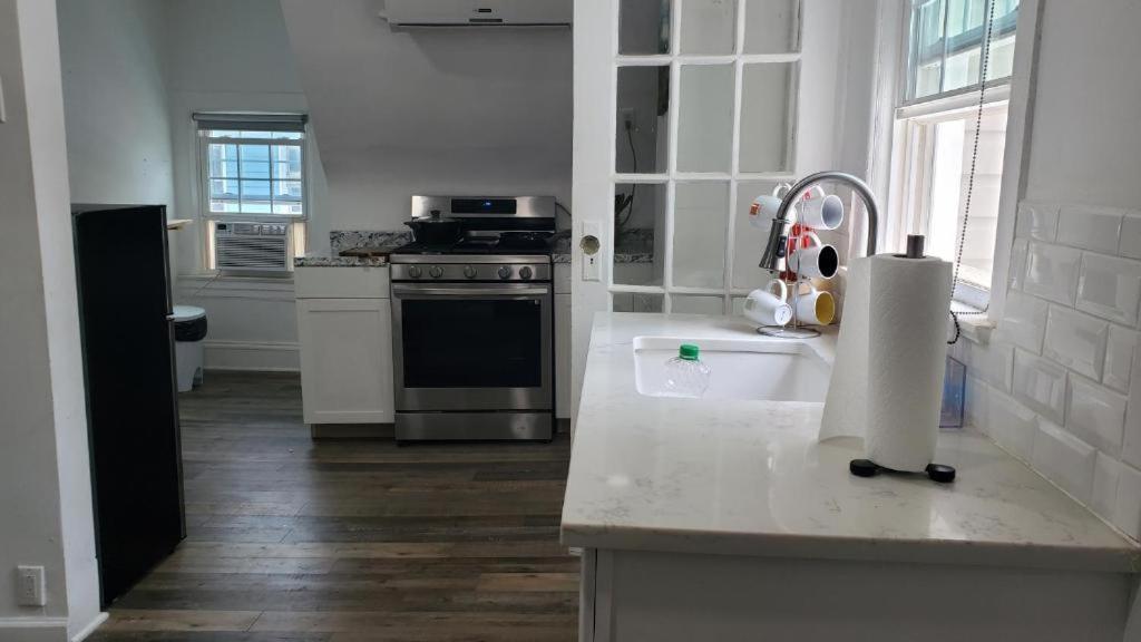 Gorgeous Victorian House!! Entire Suite In Sam'S Home New York Ruang foto