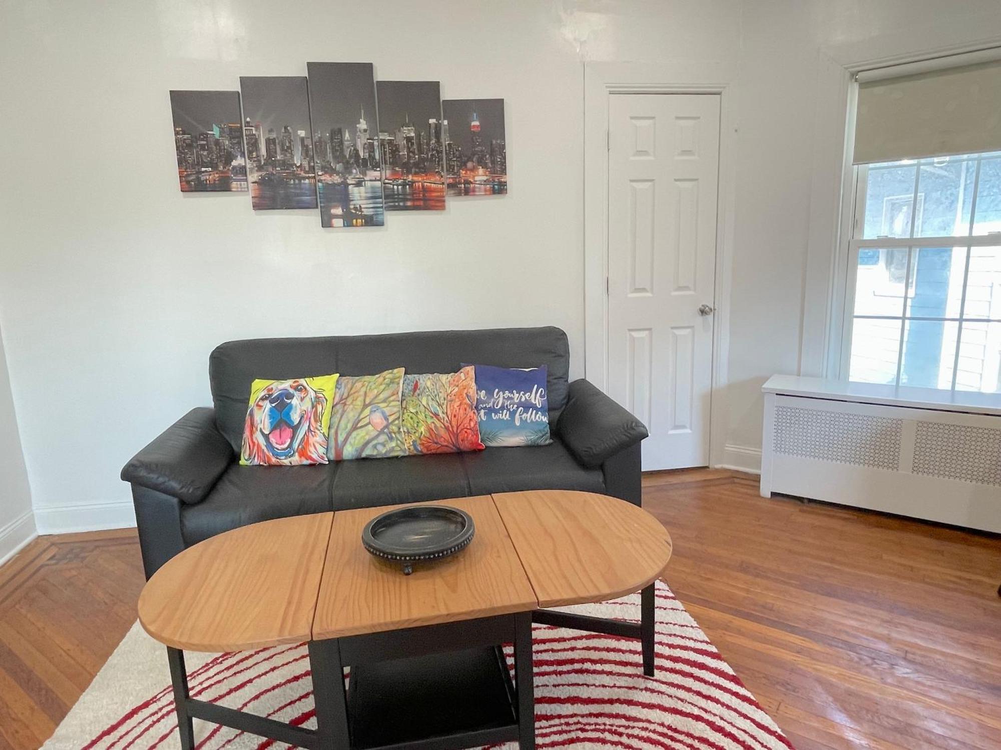 Gorgeous Victorian House!! Entire Suite In Sam'S Home New York Bagian luar foto